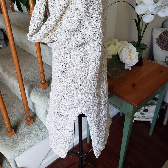 🌷Crew neck cozy knit sweater soft beige size xs - Picture 6 of 7